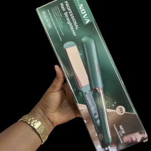 NOVA STRAIGHTNER
